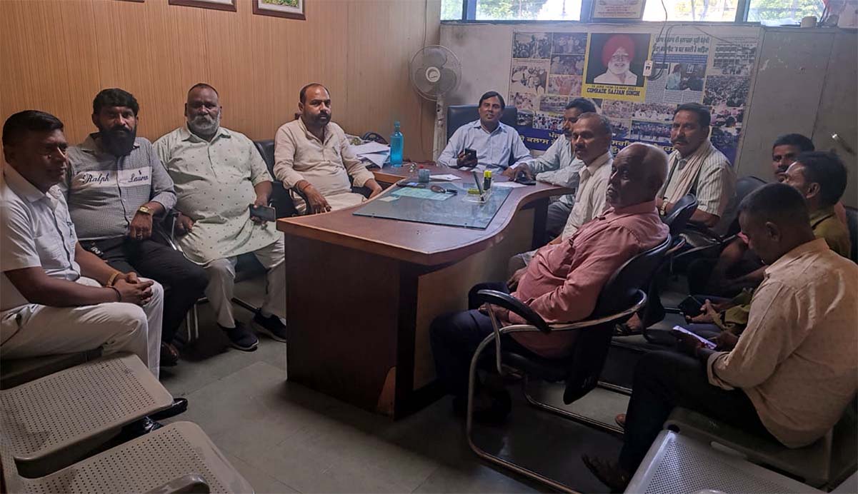 The cleaning workers union announced an indefinite strike from tomorrow